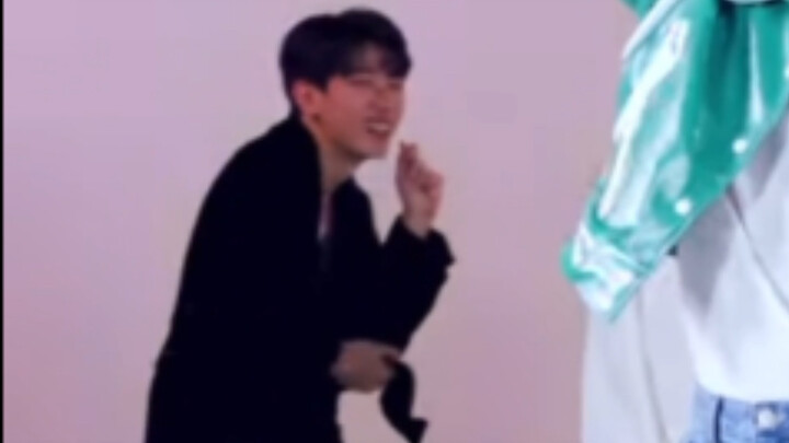 آه هذا... لا بد من مشاهدته ببطء وبشكل متكرر