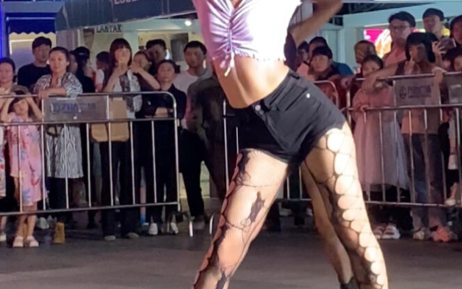 What year is it now! Who is still dancing "Rumor" in 2024? Live shooting of the road show