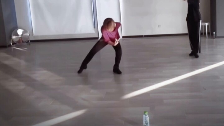 Valkyrie-麗しのナイチンゲールBeautiful Nightingale Practice Room Cover Dance-He Ye Teacher's Great Attempt