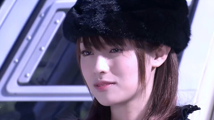 Female lead: "For just 500 million yuan..."