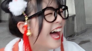 Cảnh nổi tiếng của triển lãm truyện tranh hướng lên trên