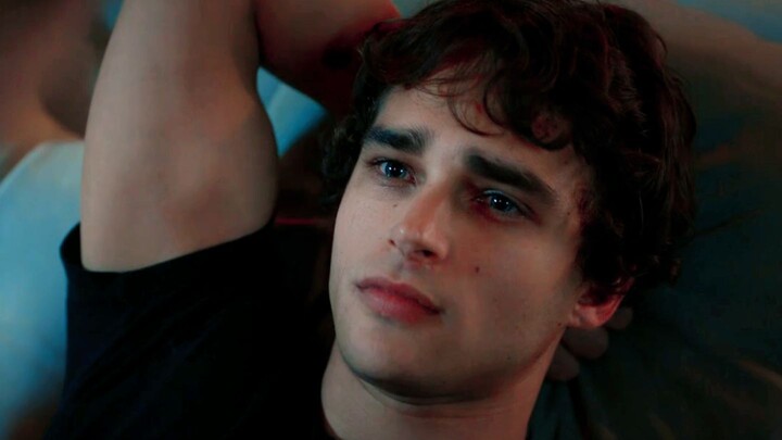 หนุ่มแสบ x สาวเรียบร้อย เดิมทีมองกันไม่ติด สุดท้ายเขากลับหลงรักเธอจนหัวปักหัวปำ! “เจ้าหญิงสโนว์ไวท์เ