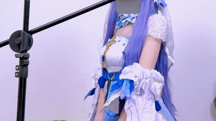 Wait for the flowers to fall, wait for the wind to rise, wait for us to meet again