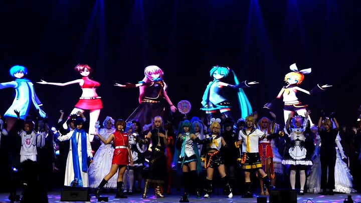 Pertunjukan cosplay di malam klub sekolah!