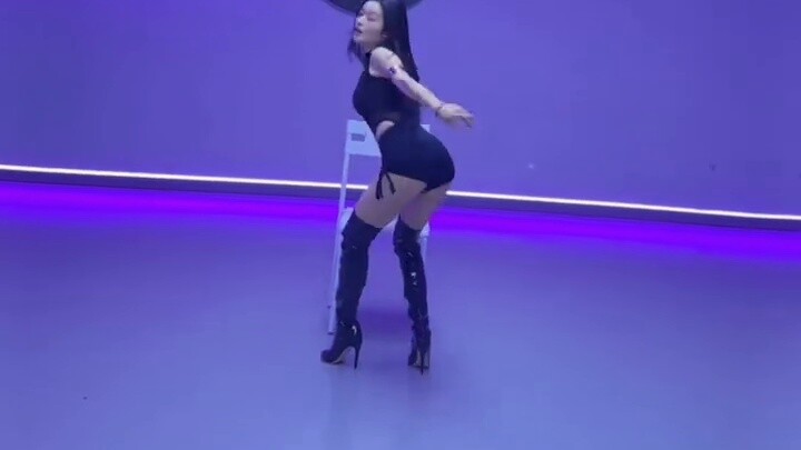 ถ้าฉันรู้ว่าคุณชอบพี่สาวเซ็กซี่ ฉันคงไม่แกล้งทำ