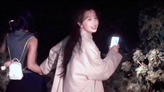 我总会想起那个海边的夜晚 她回头笑着说“你快跟上来呀”