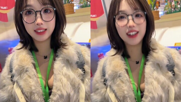 สัมภาษณ์สาวมหาวิทยาลัยสุดเซ็กซี่บนท้องถนน เธอชอบใส่ถุงน่องดำให้แฟนหนุ่ม