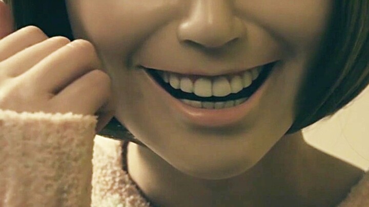 Cô gái luôn lo sợ làm phật lòng người khác nên lúc nào cũng nở nụ cười, cuối cùng gương mặt cứ như m