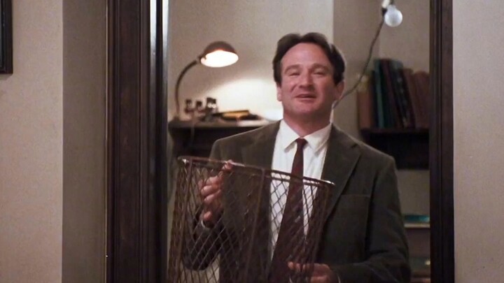 เปิดเทอมมาคุณครูก็ให้นักเรียนฉีกหนังสือเรียนทิ้ง พวกเราก็นึกว่าคุณครูพูดเล่น แต่พออีกเสี้ยววินาทีถัด