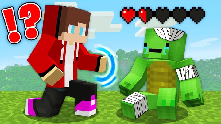 JJ helps a HURT MIKEY in Minecraft! - Maizen