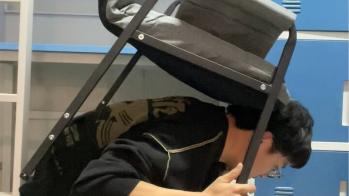 عندما تكون إنسانًا، عليك أن تعرف كيف تُظهر الامتنان. هذه المرة، دعني أنا أبذل الجهد من أجلك!