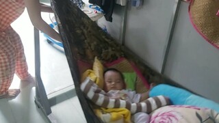 Thăm và giúp các phòng trọ, trong khu phong tỏa