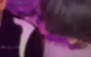 เขาหล่อและเพื่อนของเขาก็หล่อเช่นกัน