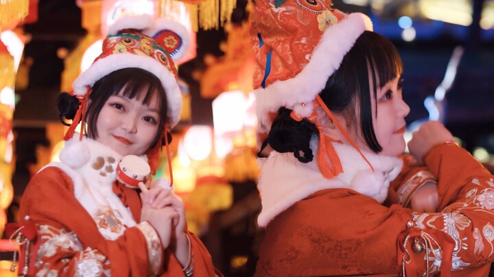 Dia sepertinya gadis pipi bulat yang baru keluar dari komik.