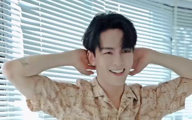 "Lotus House" has exceeded 10,000 bonuses, Xiaobao's girl group dance is here! She really practiced 