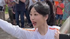 Yang Zi: Saya sangat menyukai vlog harian seperti ini. Istri saya penuh energi dan sedang melakukan