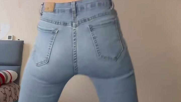 ถังขวั่วเอ๋อร์: ด้านหลังกางเกงยีนส์รัดรูป