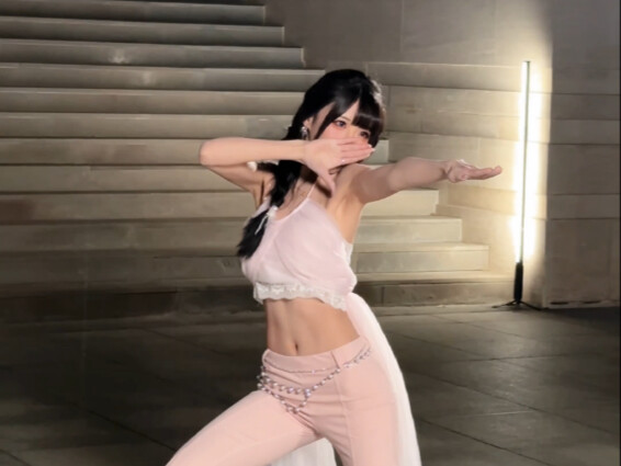 看看这是哪个小偶像呀！？