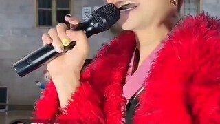 I haven't seen such a lively live broadcast for a long time. It kept me entertained for an hour.