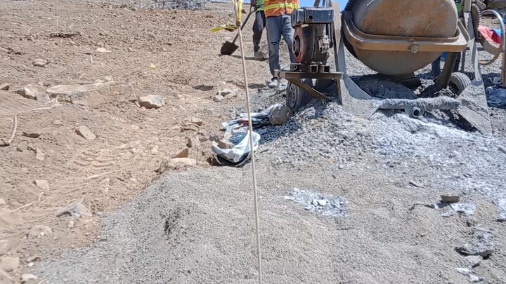 solar power  150mw anchor pile. hole