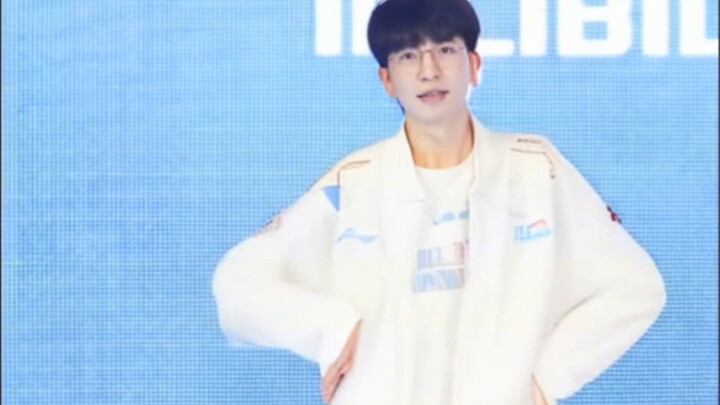 【BLG】ELK金毛跳舞｜我爱洗澡皮肤好好