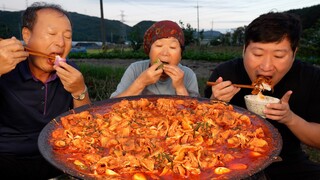 밥 한 그릇 뚝딱! 감칠맛나는 밥도둑 솥뚜껑 대패두루치기!! (Stir-fried thin pork belly) 요리&먹방!! - Mukbang eating show