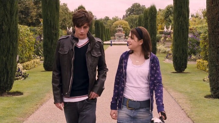 Angus Thongs And Perfect Snogging (2008)