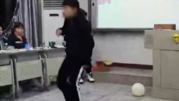 【บังทันโซนยอนดัน】เพื่อนร่วมชั้นเต้นคัฟเวอร์เพลง MIC drop ในงานเลี้ยงปีใหม่