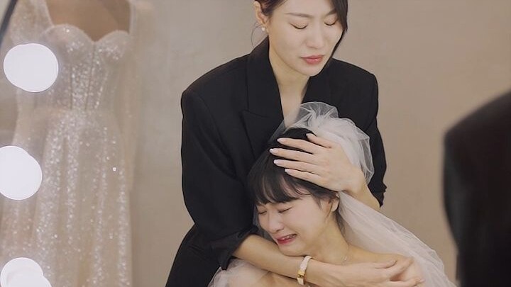 Aku benar-benar nggak bisa move on, tapi pertemuan dan perpisahan itu di luar kendaliku.