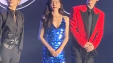Bailu Zhang Linghe menerima penghargaan di panggung yang sama di GQ