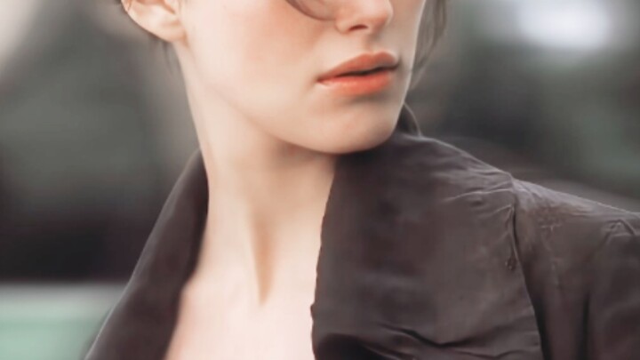 Ternyata dua puluh tahun yang lalu sudah ada adegan tuan muda sok arogan yang pura-pura benci tokoh 