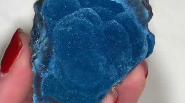 Hòn đá lông mịn chia sẻ cho những người không hời hợt