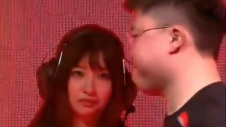 لا بد أن الحكم الشابة في المنظور الأول تفهم تمامًا مشاعر أوز!