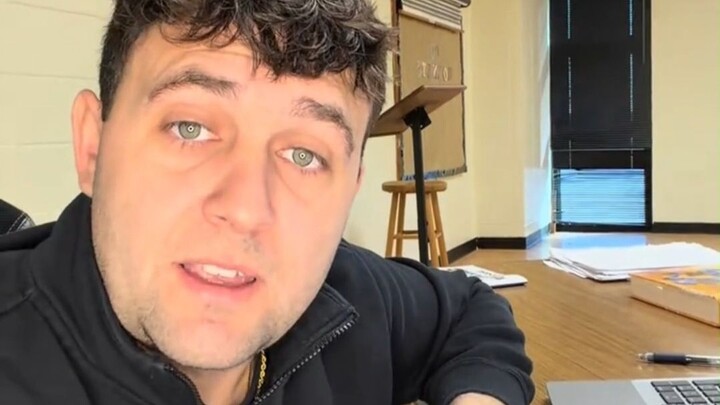 Giáo viên nước ngoài công khai những email “dở khóc dở cười” nhận được từ phụ huynh; đây mới chỉ là 