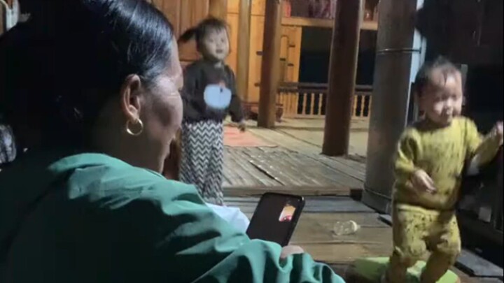 Không Nhìn Thấy Anh Remix