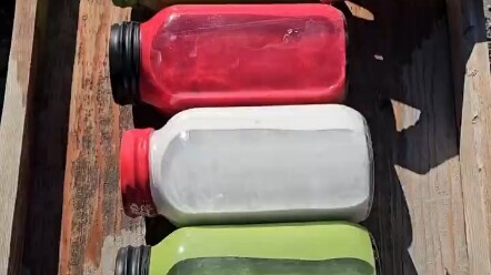 Lăn chai xuống núi dao – khoảnh khắc giải nén bùng nổ!