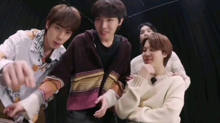 【BTS】ความสัมพันธ์ของพวกเขาดีแค่ไหน ดูได้จากรายละเอียดเล็กๆ น้อยๆ เท่านั้น