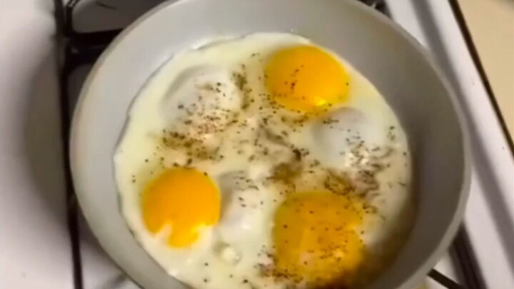 煎蛋反过来会有什么呢？🍳