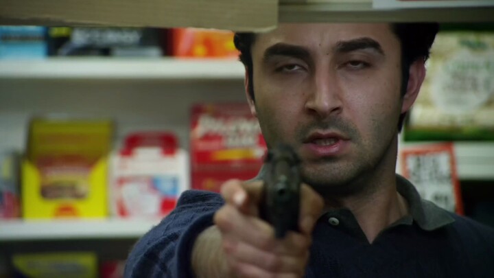 Shameless famous scene: Because of Ian's cheating, Kathy finally got the man up and robbed Mickey of