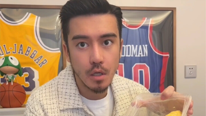 我和她味蕾的差距 比我和高尔基的文采差距都悬殊