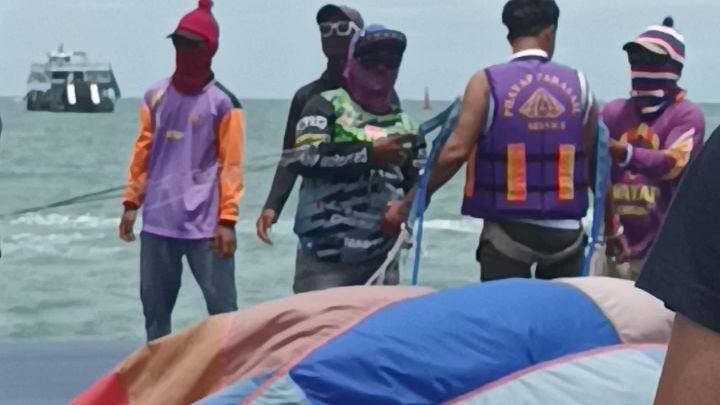 PARASAILING CORAL ISLAND - PATTAYA THAILAND