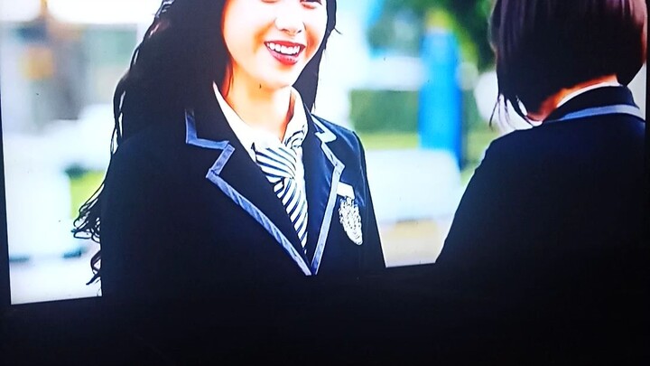 chị chị em em như cái quần què 😏😏😏😏😏