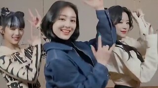 TWICE Jihyo SANA menari TOMBOY dengan anggota (G)I-DLE