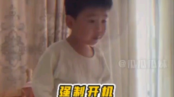 Bé con: Đầu óc tỉnh táo hay không không quan trọng, hôm nay nhất định phải cho bạn một màn trình diễ