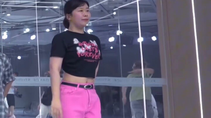 Buku harian belajar menari seorang ibu berusia 40 tahun ｜APINK "MR.CHU"... Beri aku dorongan dopamin