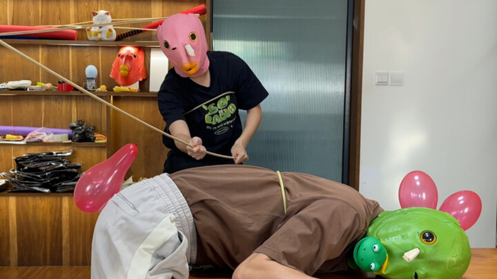 Hurry up and call your friends to watch the balloon-popping challenge!