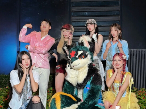 ฟังแล้วนึกถึง K-pop เลย! ร่วมงานกัน! สนุกมาก