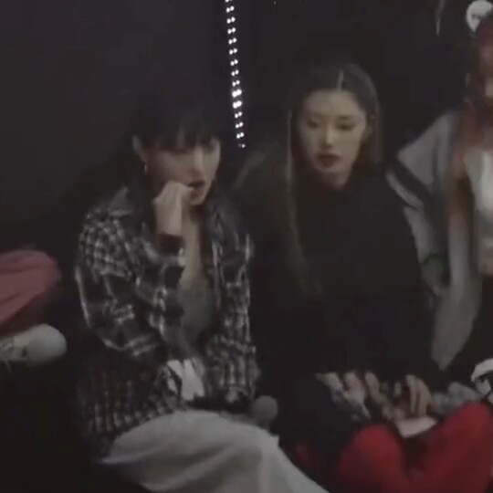 【Lee jung不让noze咬指甲】被制止后noze的表情真的太可爱的了吧