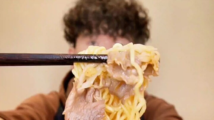 Saya makan mi instan selama 75 hari berturut-turut. Saya bosan dan tidak nafsu makan, jadi saya haru