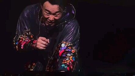 Khi Trần Dịch Tuấn biết được tấm vé 980 tệ cho concert của mình bị phe vé đẩy lên tới 8.000 tệ